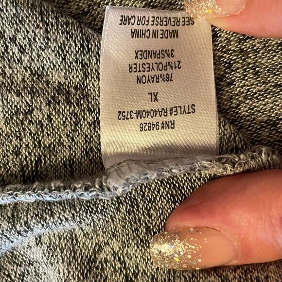 Tempted hearts sweater  - Picture 4 of 4